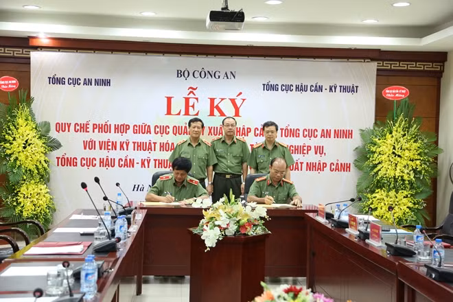 Dưới sự chứng kiến của lãnh đạo Tổng cục Hậu cần- Kỹ thuật, Tổng cục An ninh, đại diện hai đơn vị đã ký Quy chế phối hợp.