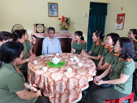 Cụm thi đua số 8, Hội phụ nữ Bộ Công an về nguồn tại Côn Đảo