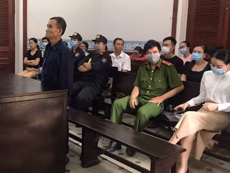 Bị cáo Nguyễn Văn Gương tại tòa.