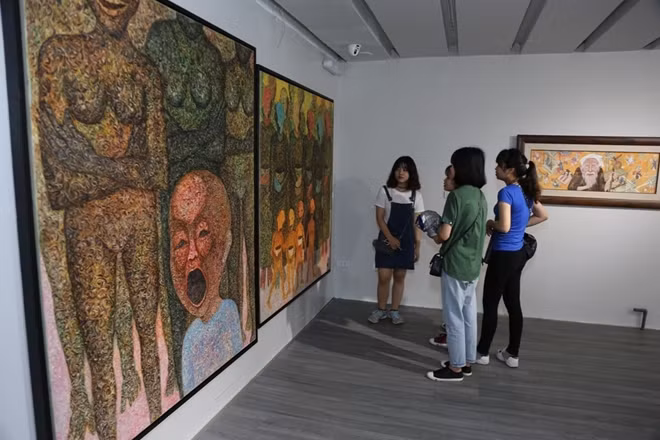 Đông A Galary là một trong những địa chỉ đồng hành cùng các họa sĩ trẻ.