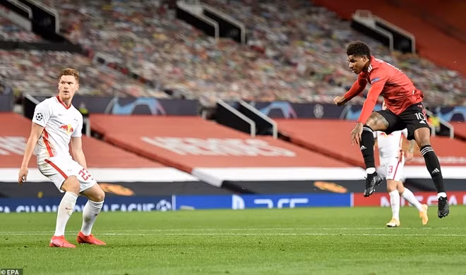 Đáng chú ý là Rashford ghi 3 bàn liên tiếp sau khi được vào sân. Số 10 của M.U không được cho ra sân ngay từ đầu bởi HLV Ole Gunnar Solskjaer đang thực hiện chính sách xoay tua đội hình.