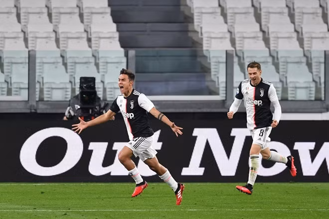 Tỷ số được nhân đôi cho Juventus sau đó 12 phút nhờ công của tiền đạo vào sân thay người Paulo Dybala. Ảnh: Reuters.