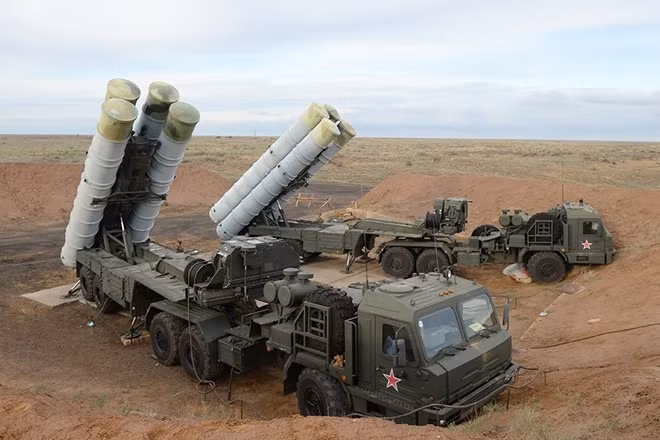 Mỗi xe phóng của S-400 chỉ mang được 4 tên lửa