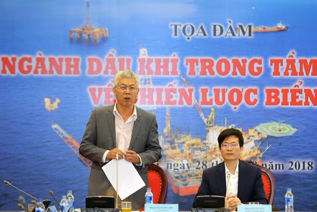 Phó Chủ nhiệm Ủy ban Kinh tế của Quốc hội Nguyễn Đức Kiên phát biểu kết luận buổi tọa đàm. Phó Chủ nhiệm Ủy ban Kinh tế của Quốc hội Nguyễn Đức Kiên phát biểu kết luận buổi tọa đàm.
