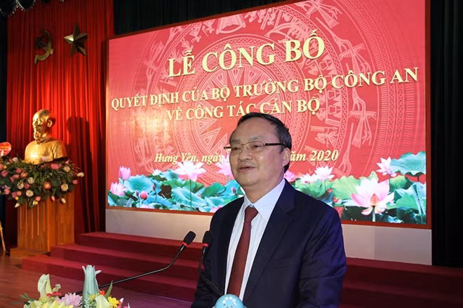 Đồng chí Đỗ Tiến Sĩ phát biểu tại buổi Lễ.