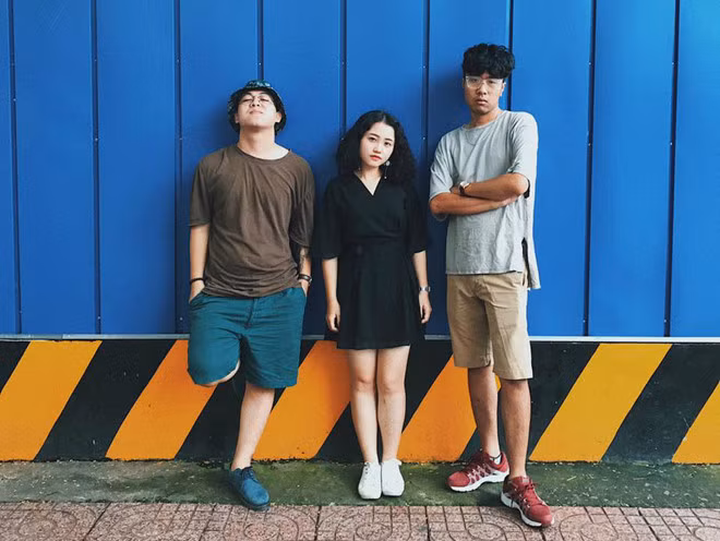 Nhóm nhạc trẻ đang được công chúng yêu mến. Nhóm nhạc trẻ đang được công chúng yêu mến.
