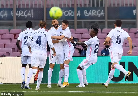 Đánh bại Barca 3-1, Real củng cố vững chắc vị trí đứng đầu bảng xếp hạng La Liga với 9 điểm nhiều hơn đại kình địch.