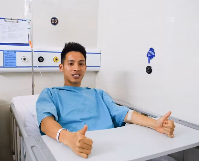 Hùng Dũng sẽ được phẫu thuật trong sáng 24/3. Ảnh: Hà Nội FC.