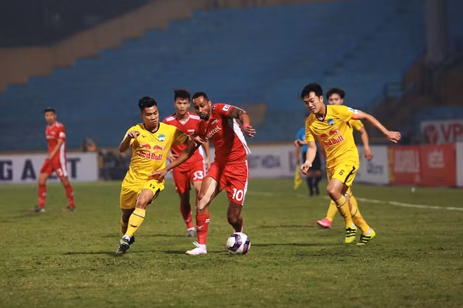 Tối 24/3, trận đấu thuộc vòng 5 V.league đã diễn ra trên sân Hàng Đẫy, khi các nhà đương kim vô địch Viettel tiếp đón vị khách đến từ Tây Nguyên HAGL.