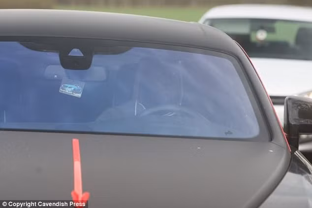 Romelu Lukaku cùng xế cưng Rolls-Royce Wraith. Ảnh: DM..