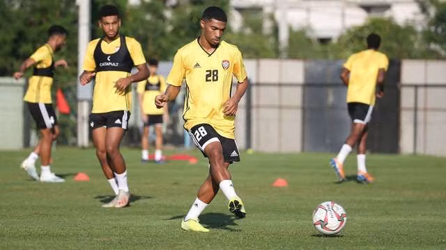 Mohammed Jumaa (số 28) đã dính chấn thương và phải về nước. Ảnh: Emirates.