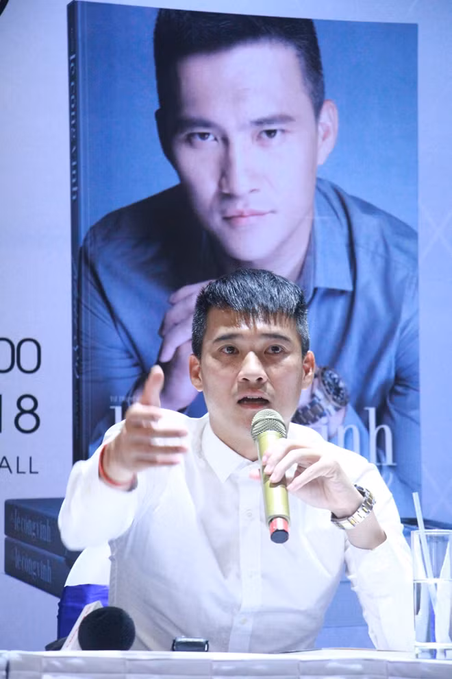 Lê Công Vinh là người ghi nhiều bàn thắng nhất cho Đội tuyển bóng đá quốc gia Việt Nam, với 51 bàn thắng sau 83 trận.