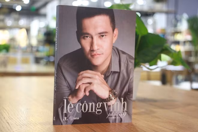 Bìa tự truyện "Phút 89".