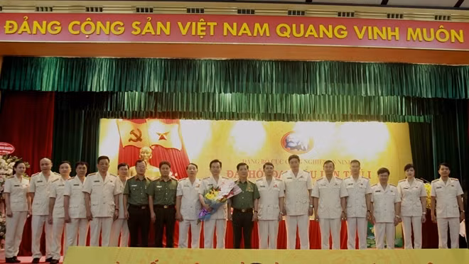 Thứ trưởng Nguyễn Văn Sơn và các đại biểu tại Đại hội Đảng bộ Cục CNAN nhiệm kỳ 2020-2025.
