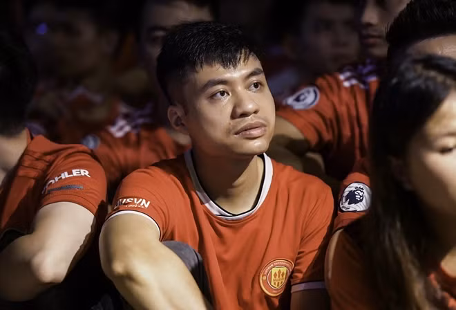 Các fan của Quỷ Đỏ không giấu được nỗi thất vọng trước thất bại nặng nề của đội nhà ở Cup FA năm nay.