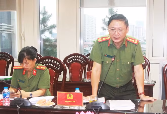 Các đại biểu thảo luận nhiều vấn đề trong tổ chức phong trào thi đua "Vì an ninh Tổ quốc".