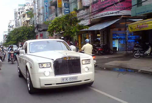 Tứ quý "phát" trên Phantom ở Gia Lai. Tứ quý "phát" trên Phantom ở Gia Lai.