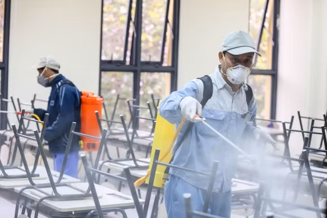 Các trường học đều được khử trùng để đảm bảo cho học sinh khi trở lại lớp.