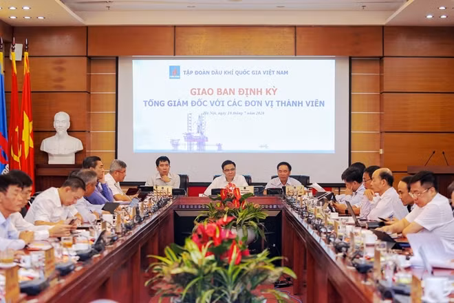 Toàn cảnh Hội nghị giao ban Tổng giám đốc với các đơn vị thành viên tháng 7/2010.