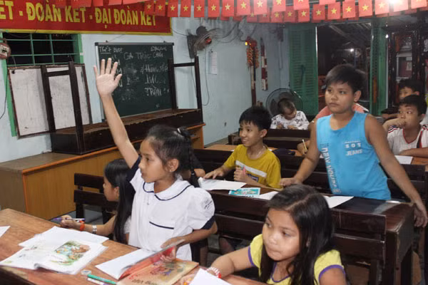 Giờ học rất sôi nổi. Giờ học rất sôi nổi.