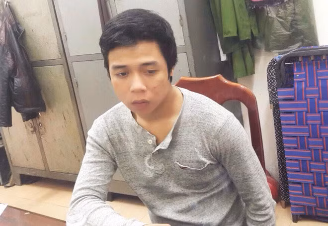 Đối tượng Nguyễn Ngọc Phi bị bắt tại Công an quận Liên Chiểu.
