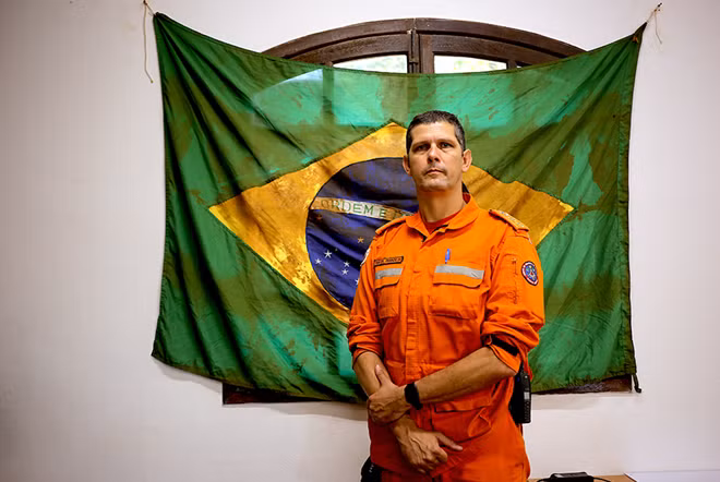 Anderson Passos, 45 tuổi, chỉ huy đoàn tìm kiếm.
