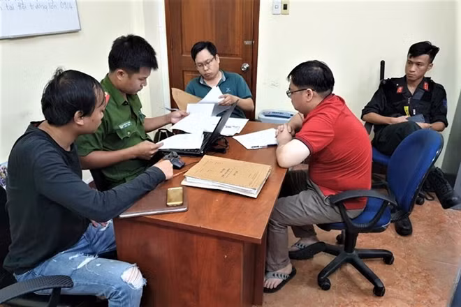 Các đối tượng trong đường dây 30.000 tỷ đang bị thẩm vấn.