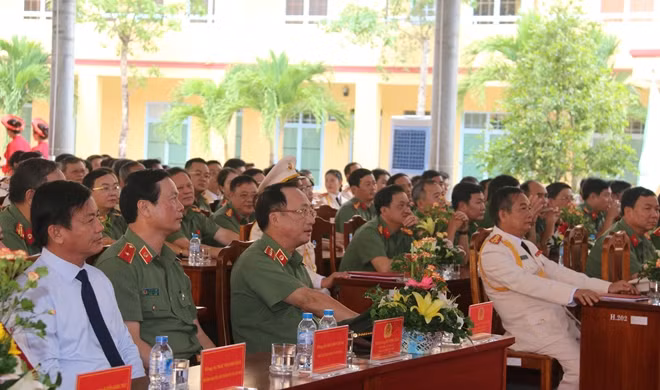 Các đại biểu tham dự lễ kỷ niệm.