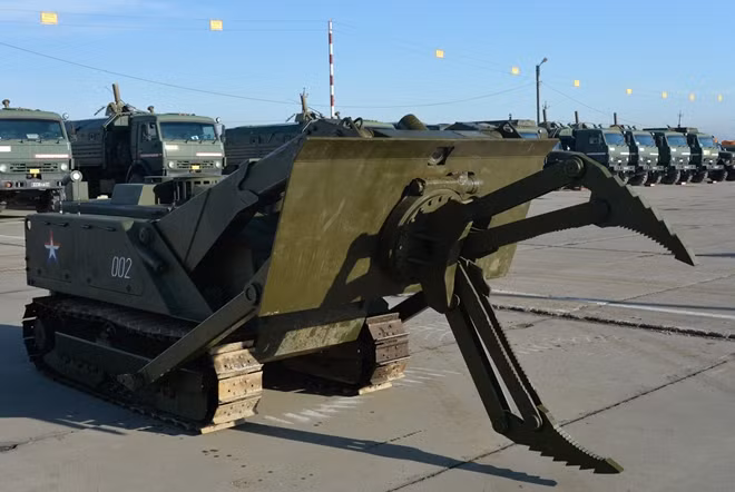 Robot Uran-6