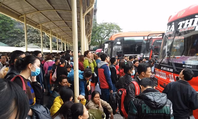 Xe khách tại Hà Nội sẵn sàng tăng cường 600 lượt chuyến phục vụ kỳ nghỉ lễ.