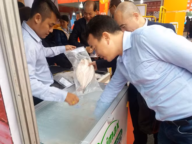 Gian hàng cá tra xuất khẩu cũng được các doanh nghiệp rất quan tâm.