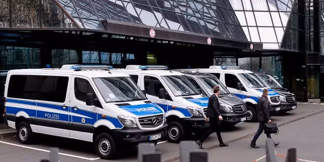 Cảnh sát Đức đột kích trụ sở các văn phòng của Ngân hàng Deutsche hôm 29-11.