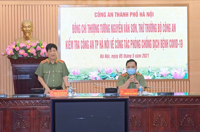 Thứ trưởng Nguyễn Văn Sơn phát biểu tại buổi kiểm tra.