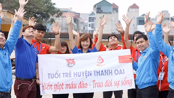 Bà Hà luôn là tấm gương cho thế hệ trẻ ở địa phương noi theo.