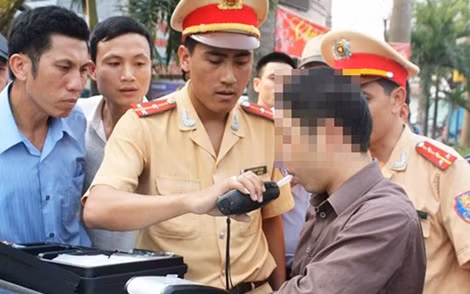 Đề xuất CSGT kiểm tra nồng độ cồn trong mọi vụ tai nạn giao thông