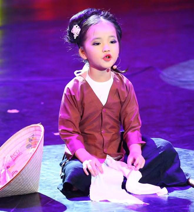 Tài năng xẩm nhí Mai Anh.