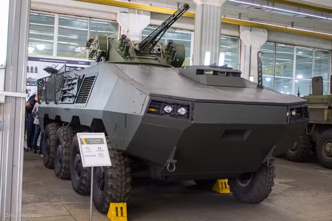 Xe thiết giáp chở quân mới của Ukraine.