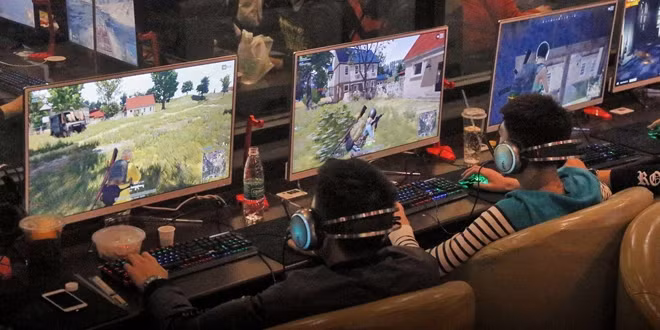 Các game thủ ở Trung Quốc.