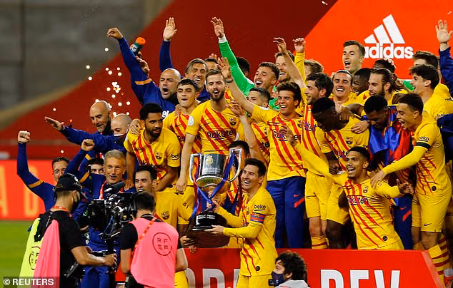 Đây cũng là danh hiệu đầu tiên của Barca ở mùa giải này. Đây cũng là danh hiệu đầu tiên của Barca ở mùa giải này.
