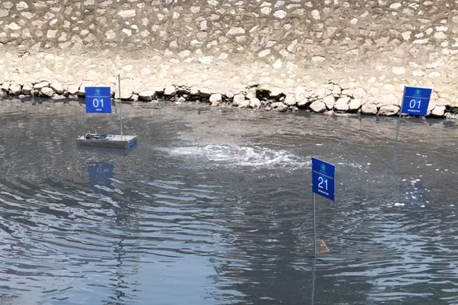 Dự án thí điểm làm sạch một phần sông Tô Lịch và Hồ Tây được Nhật Bản tài trợ.