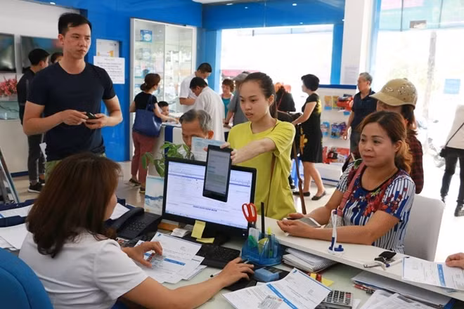 Mọi người có thể đăng ký qua mạng tránh quá tải cho những đại lý thuê bao.