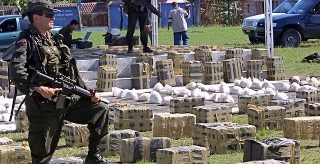 Hàng tấn cocaine đang bị quân đội thu giữ trong các chiến dịch tấn công băng đảng ma túy.