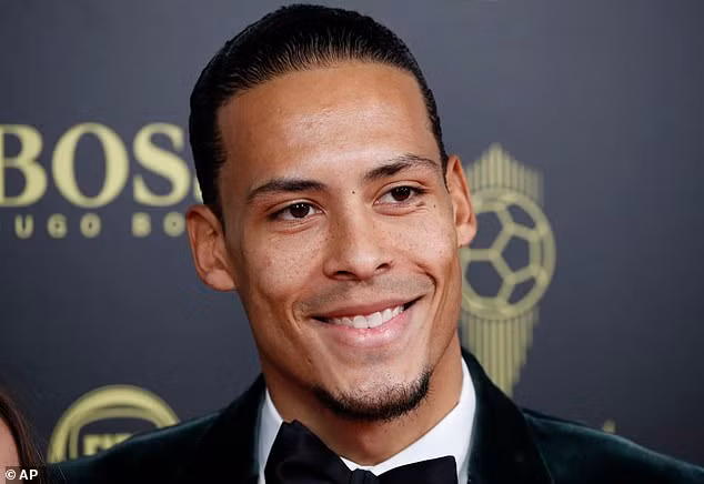 Không thể vượt qua Messi nhưng trung vệ Virgil van Dijk vẫn có những lời rất đẹp về chủ nhân Quả bóng vàng 2019.