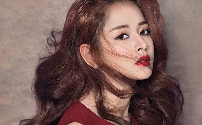 Hotgirl Chi Pu chuyển sang làm ca sĩ, bị chê là thảm họa.