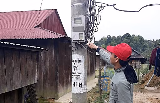 Kéo điện lưới lên biên giới Quảng Nam - bao giờ đến nhà dân?