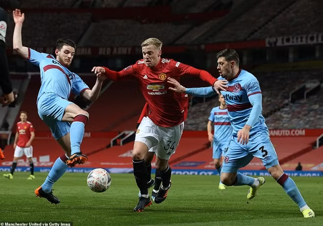 WestHam đang có phong độ tốt tại giải Ngoại hạng trong khi đó đội chủ sân Old Trafford lại thể hiện một bộ mặt thiếu ổn định ở 2 vòng đấu gần đây của Premier League.
