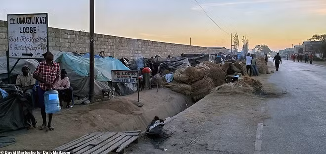 Những khu ổ chuột ở chợ Buseko, Lusaka, Zambia.