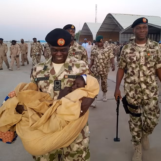 Quân đội Nigeria giải cứu học sinh bị Boko Haram bắt cóc.