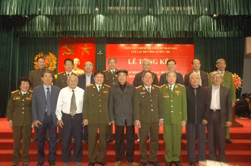 CLB Công an hưu trí khối XDLL CAND gặp mặt kỷ niệm 75 năm Ngày Thương binh liệt sỹ ảnh 4