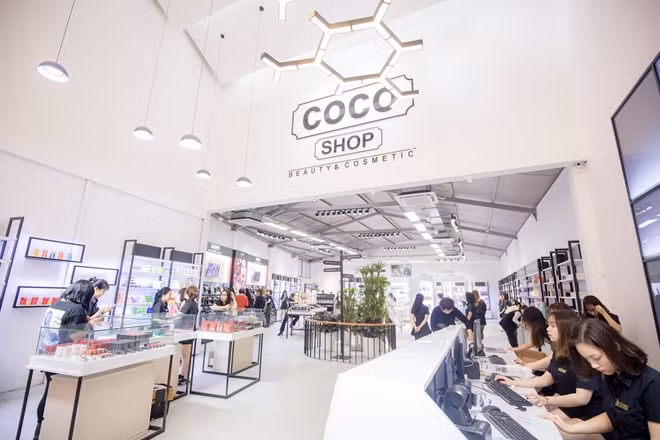 Chị em có nhu cầu làm đẹp, mua mỹ phẩm chính hãng hãy đến với Coco Shop